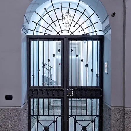 Arco Dei Pinto Ii ساليرنو